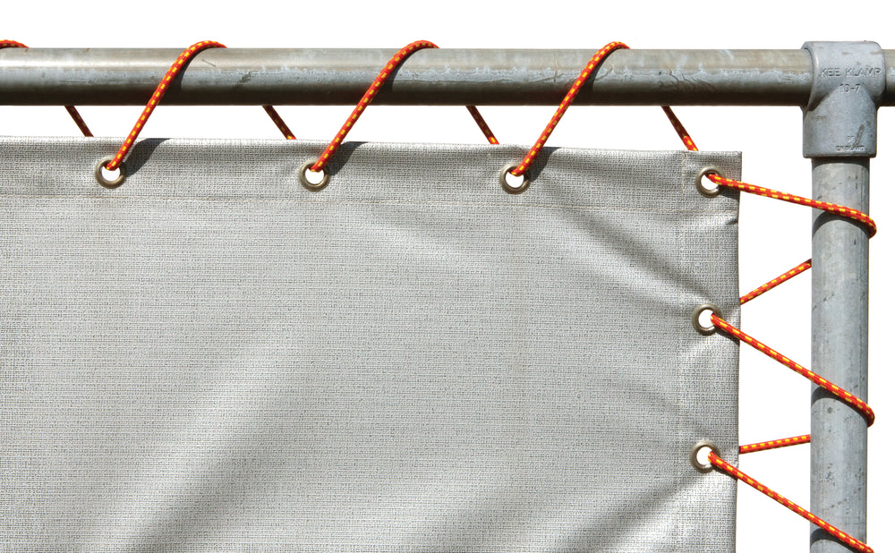 Toepassingsfoto rond elastisch touw in spandoekframe, bevestigen spandoek met elastiek