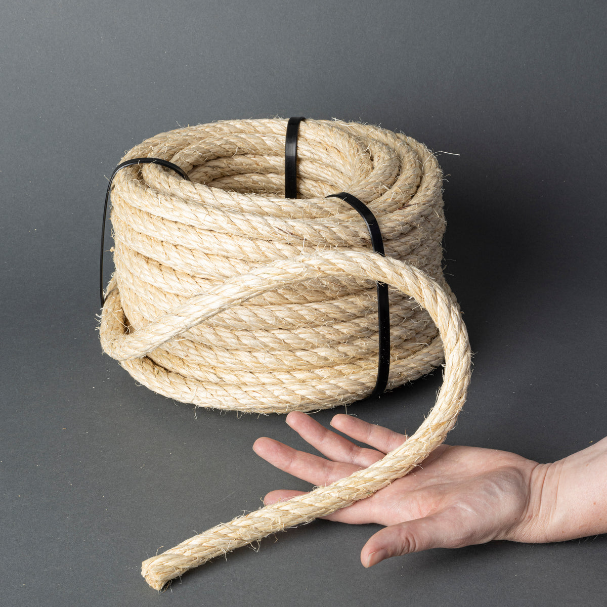 Sisal rope 16mm – 20m – naturally twisted – for DIY, animals & re-enac ...
